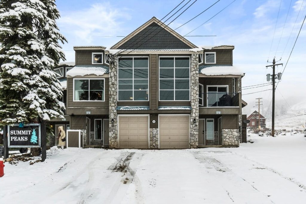 Skiers' Doorstep | Priv. Hot Tub & Ski In/Ski Out Main Image