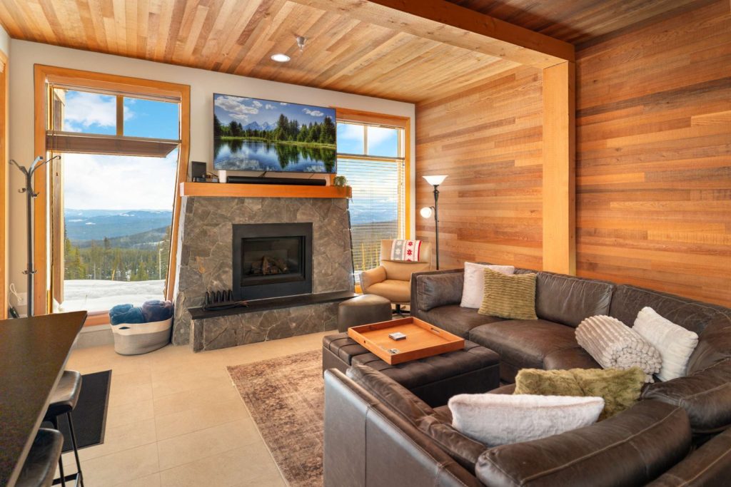 Hummingbird Home | Best Ski In/Ski Out Available! Main Image