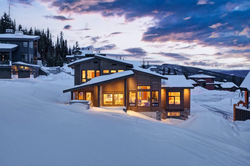 The Hemlock | Slope-Side, Hot Tub & Views Main Image