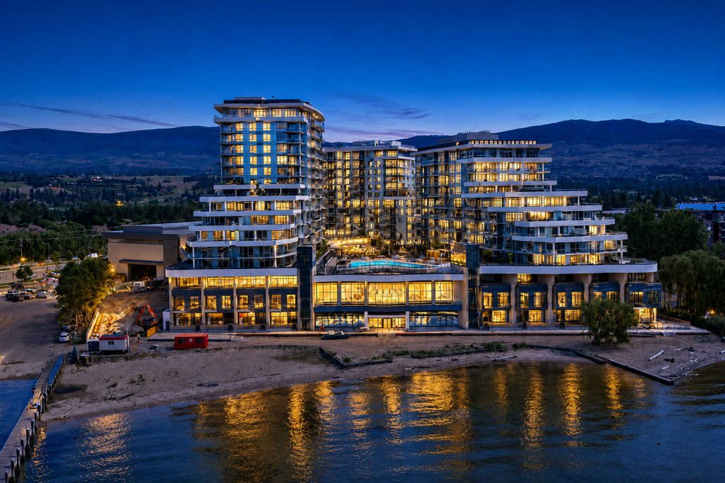 AQUA | Lakeview Corner Suite Main Image